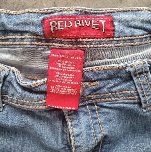 Red Rivet Jeans Shorts - Picture 3 of 5